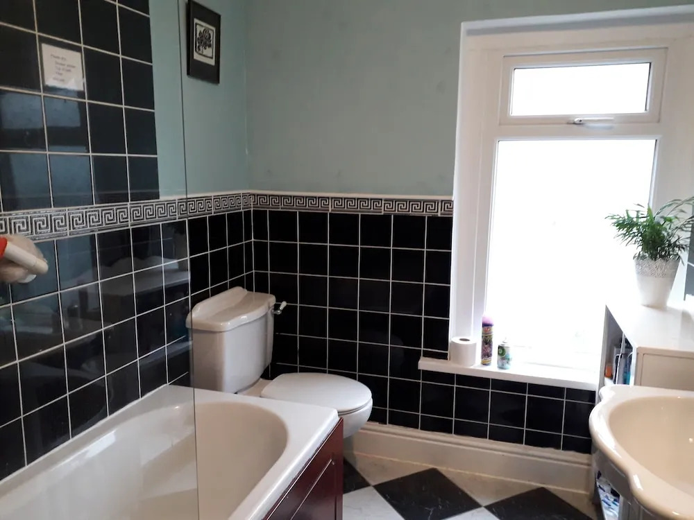 Tŷ Selah, Rugby Ave, Neath