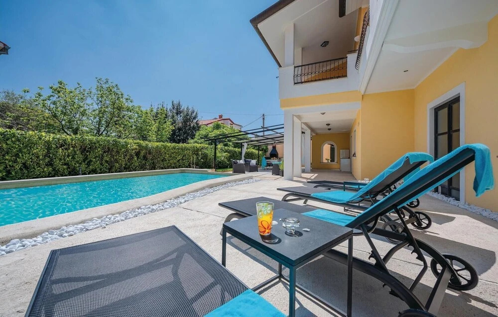 Awesome Apartment in Rovinj With 1 Bedrooms, Wifi and Outdoor Swimming Pool
