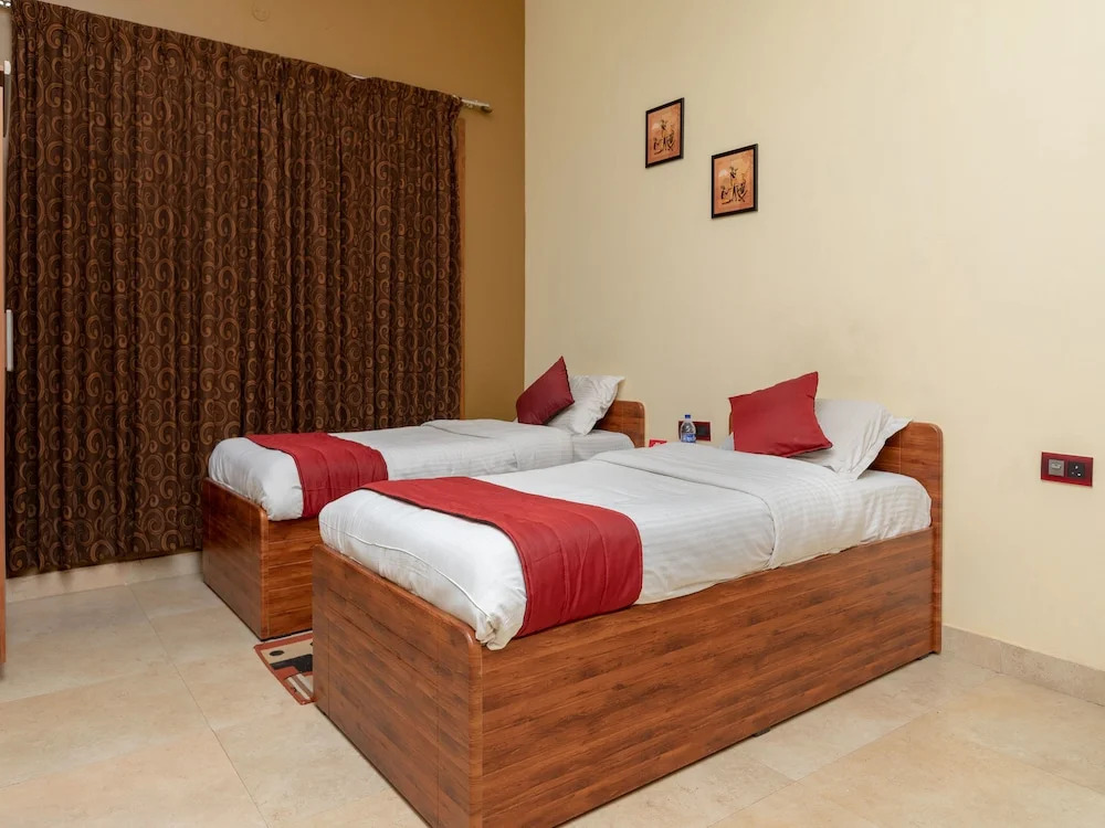OYO 6810 Home Stay Anna Nagar