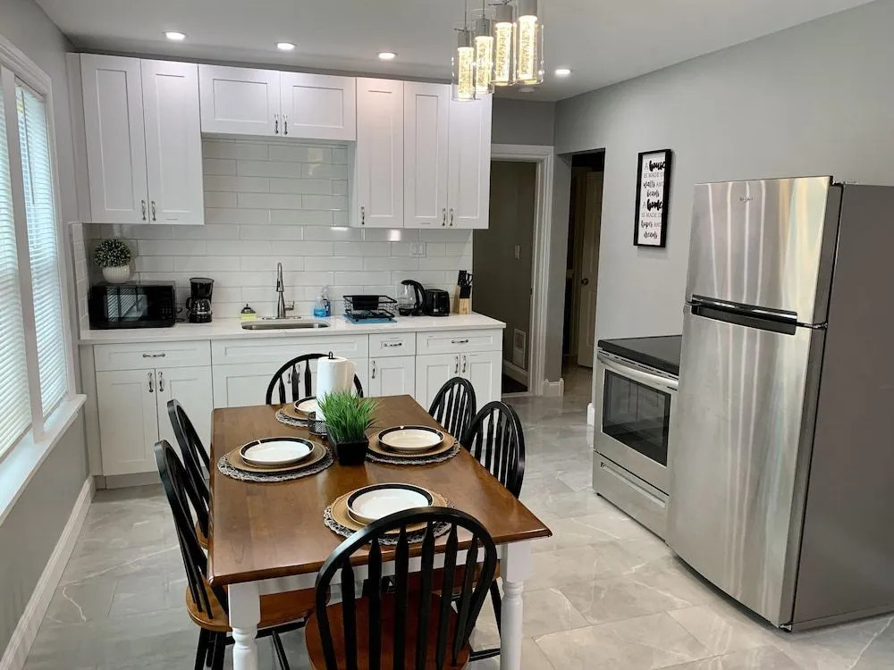 The Horseshoe Falls Villa- 6BR Free Parking, Minutes From Falls & Casino