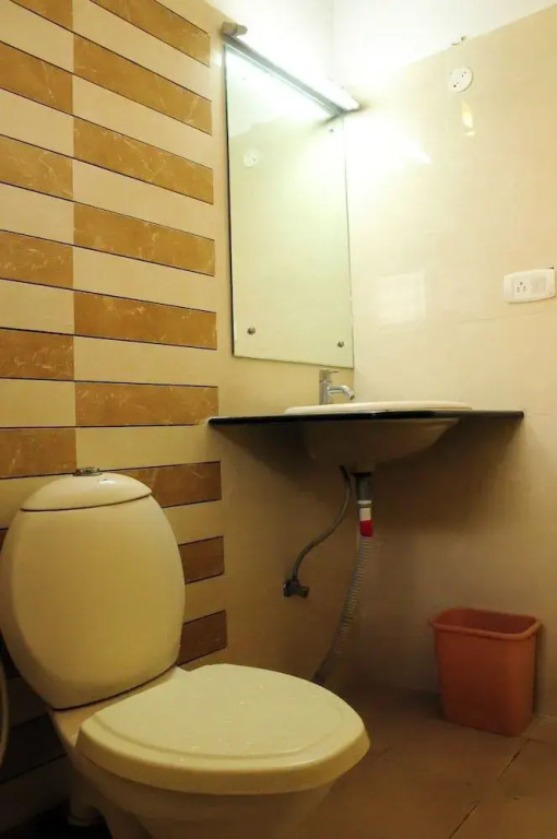 OYO 615 Hotel 7 Hills Inn