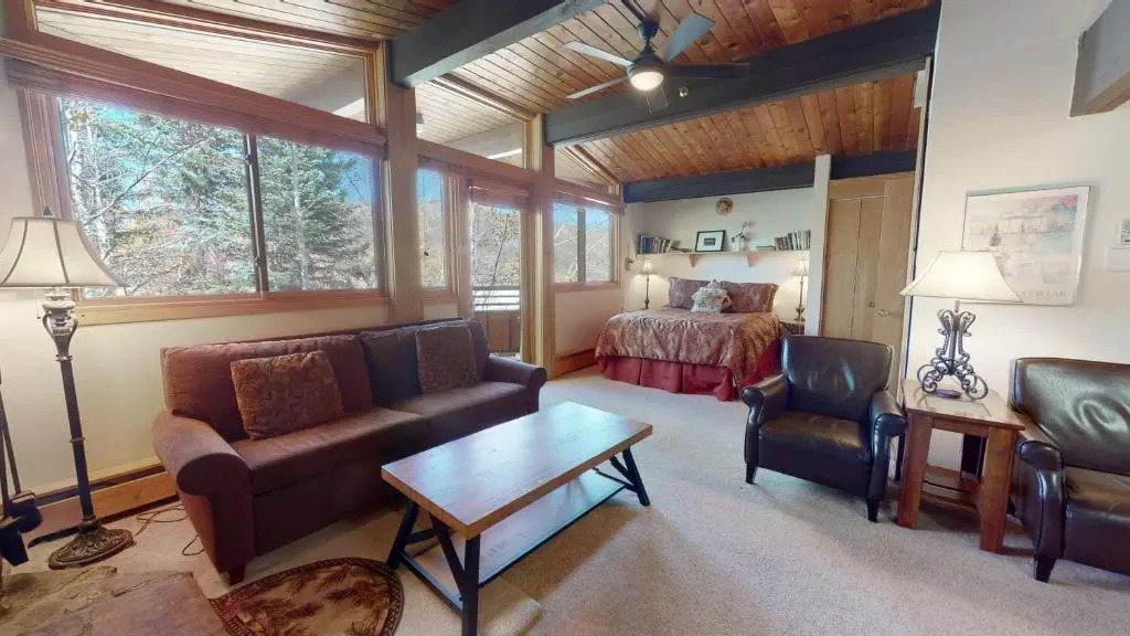 Laurelwood Condominiums Studio Premier Unit 208