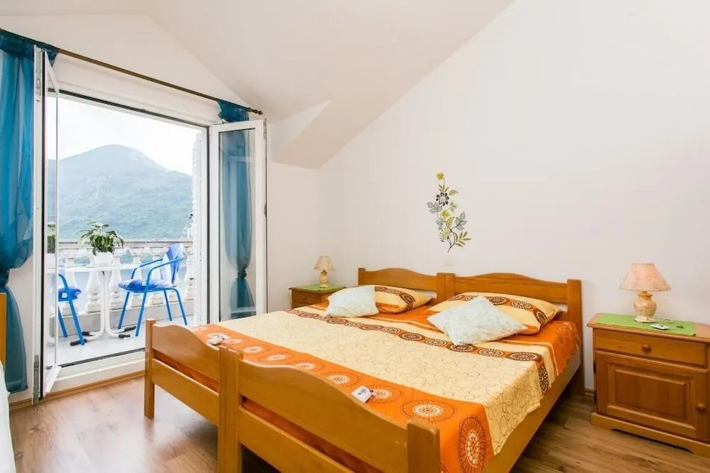 Apartments Laura - Mljet