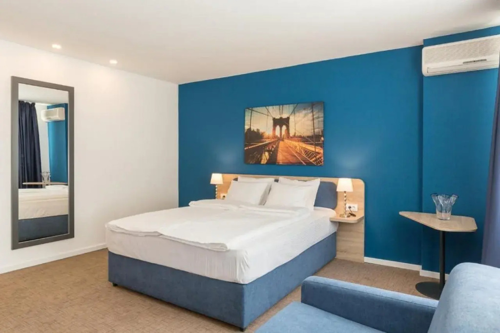 Premium Crown Suites