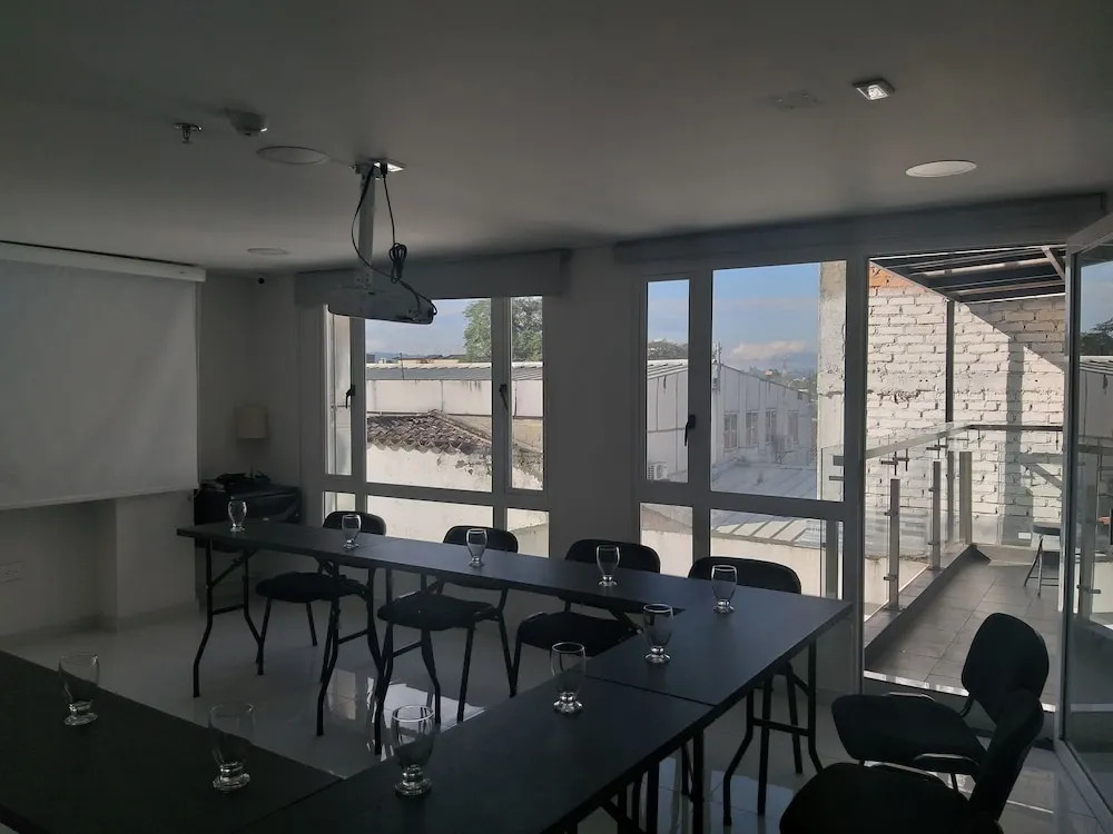 Hotel Business Center