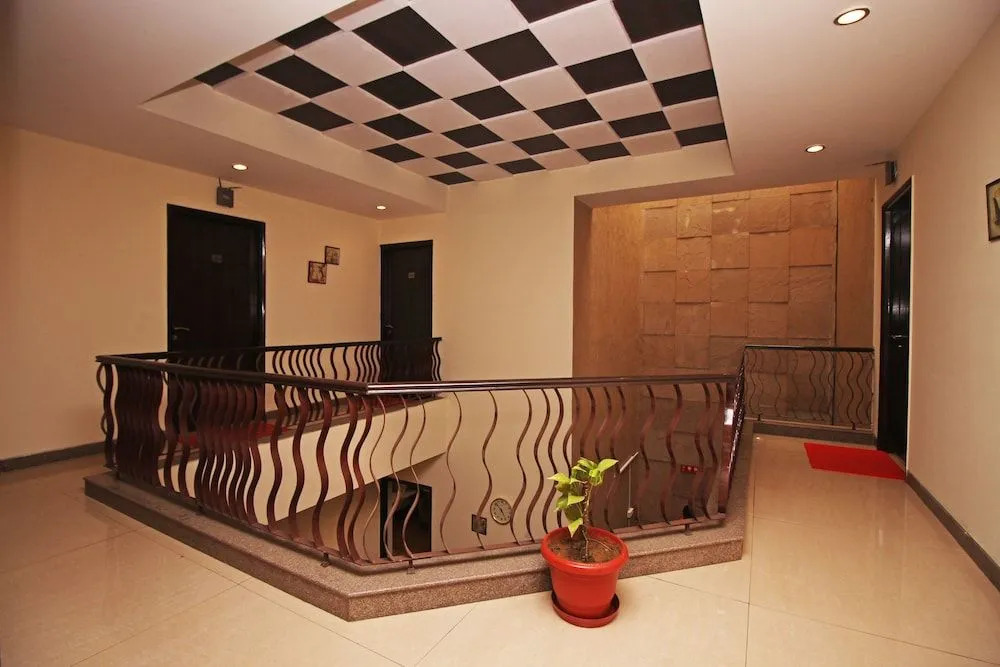 OYO 6558 SD Royal Inn