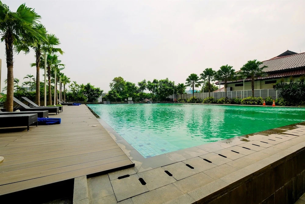 Best Emerald Studio Room Apartment at Capitol Park Residence