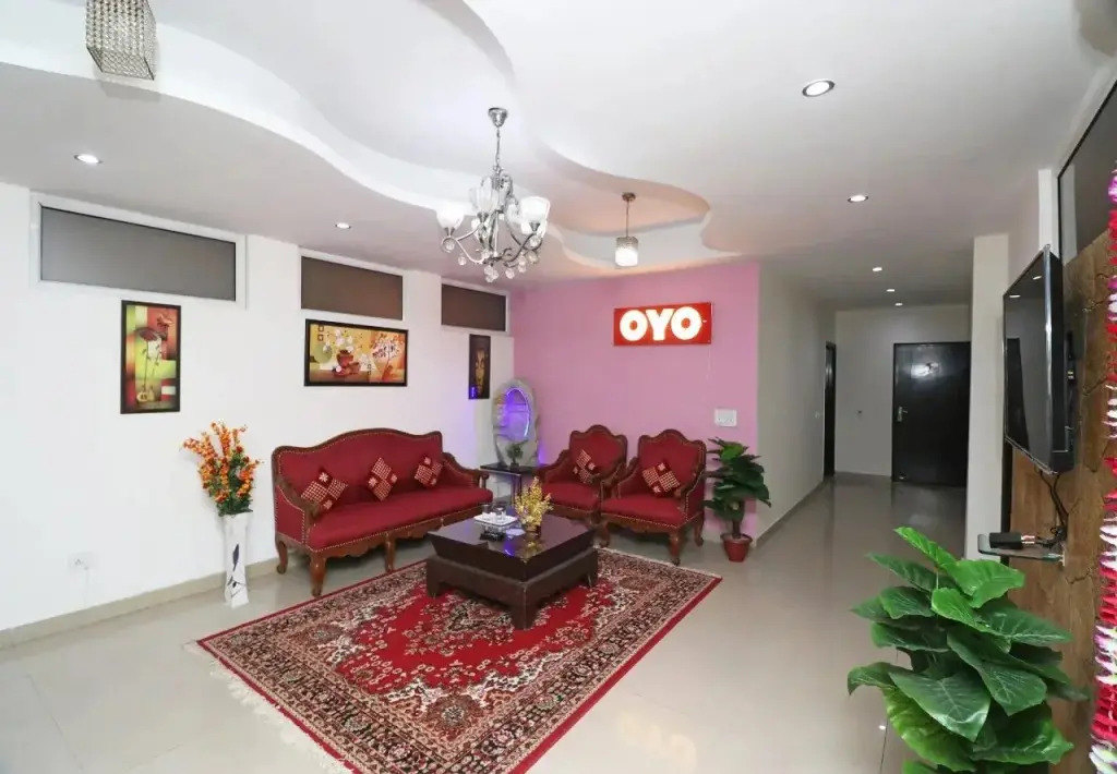 Kehar Palace by OYO Rooms
