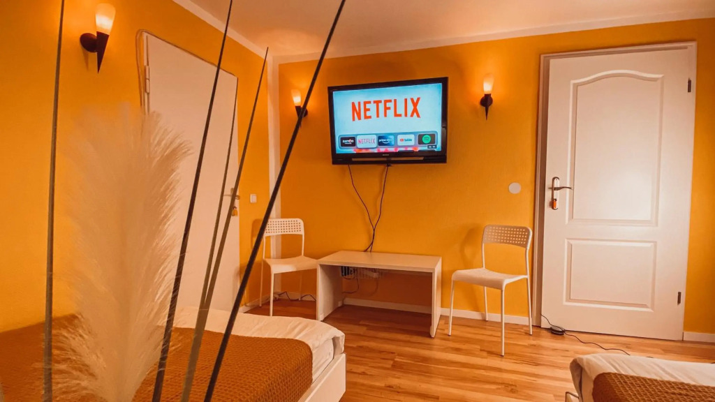 Villa Herkules - privates Apartment am Waldrand mit Smart TV und kostenlosen Parkplätzen