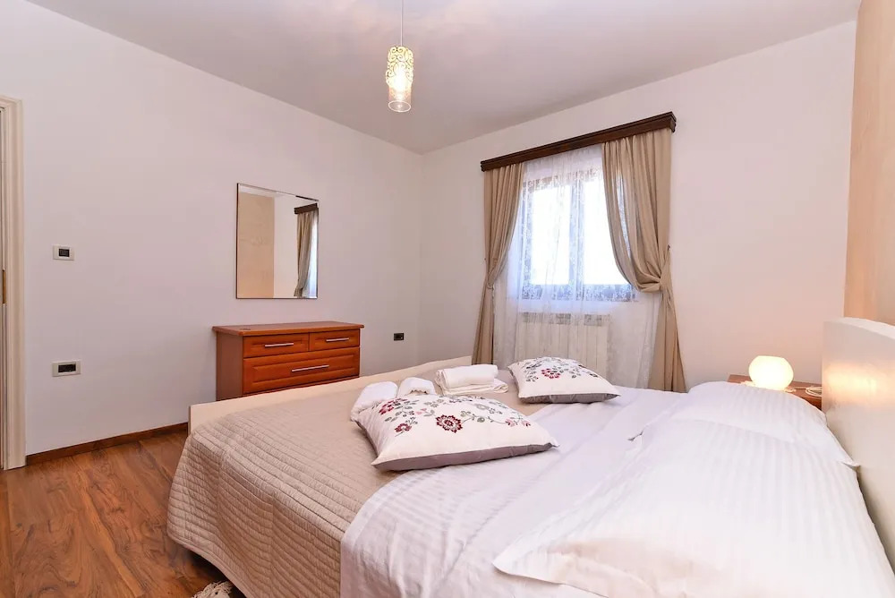 Apartment 1561