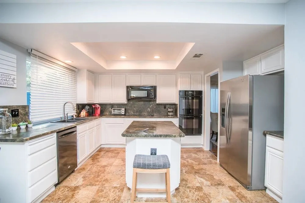 Laredo Legato 4 bd 3 ba Sparkling Pool & Spa!