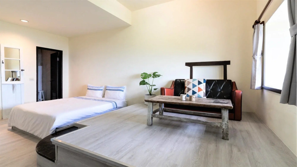 Sunny Room