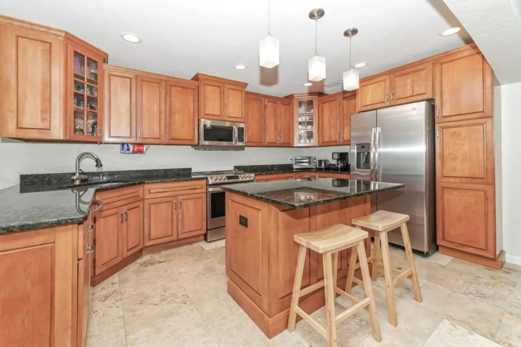 Heated Pool Home - Perfect Location - Walk to Beach, Restaurants and More