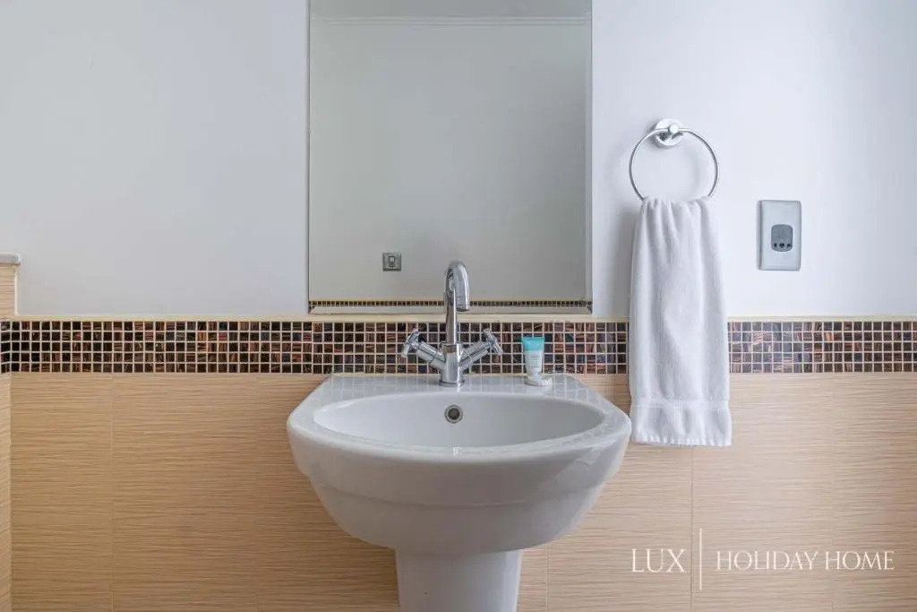 LUX - IBN Battuta Residence