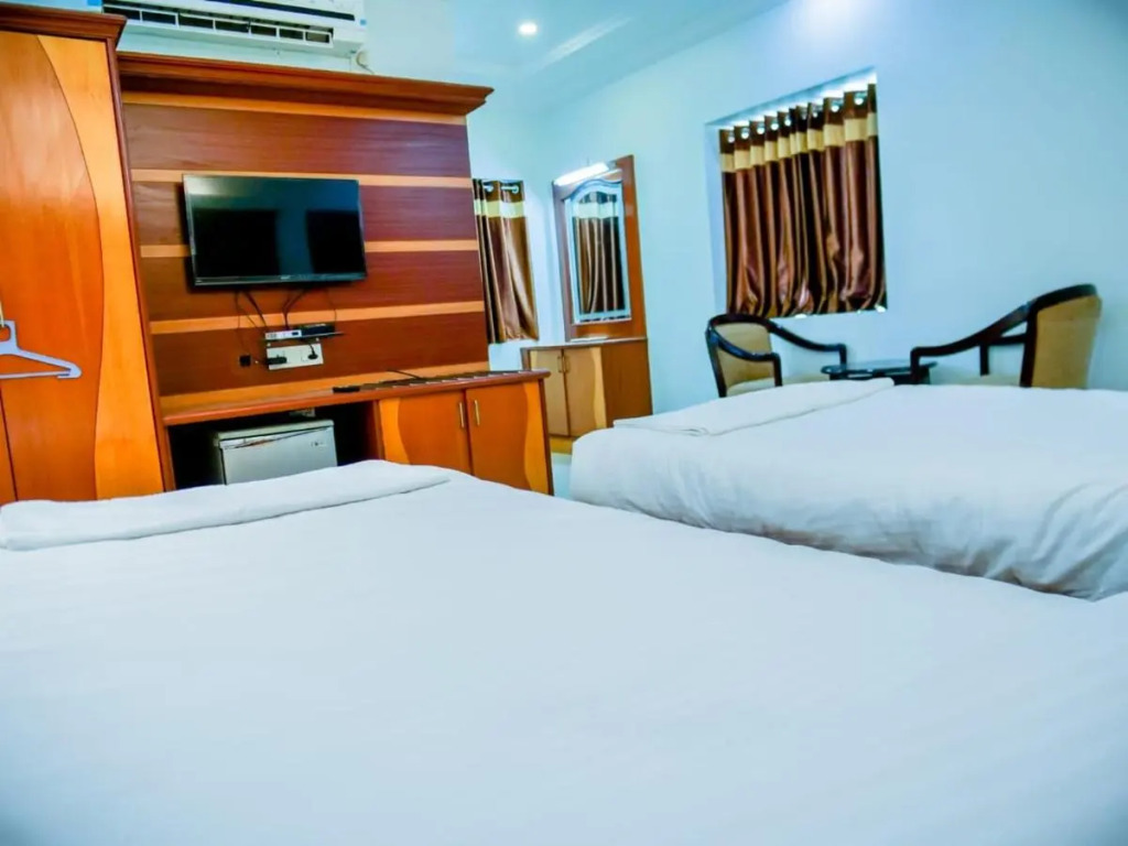 OYO Townhouse Anantapur Near Srikantam Circle