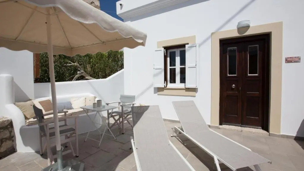 Chic & Modern Apartments with swim access