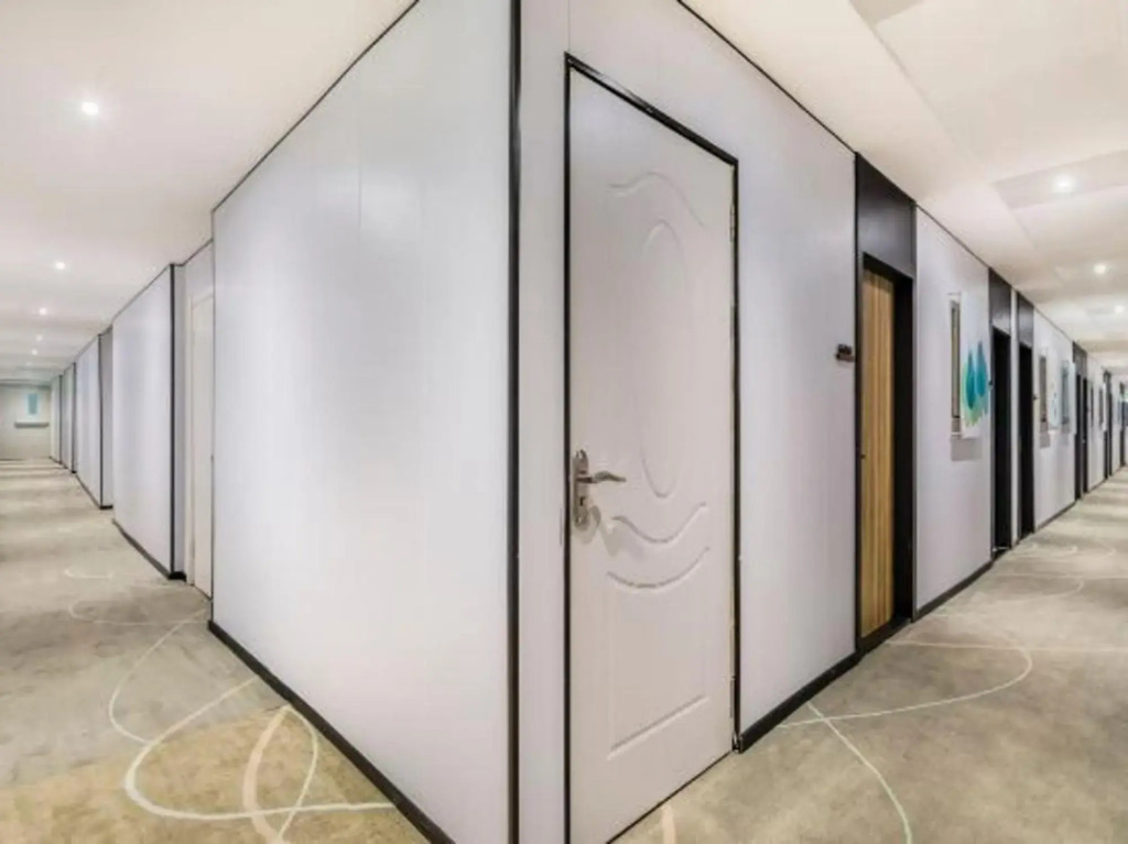 aimoHotel (Beijing Public Welfare Xiqiao Subway Station)