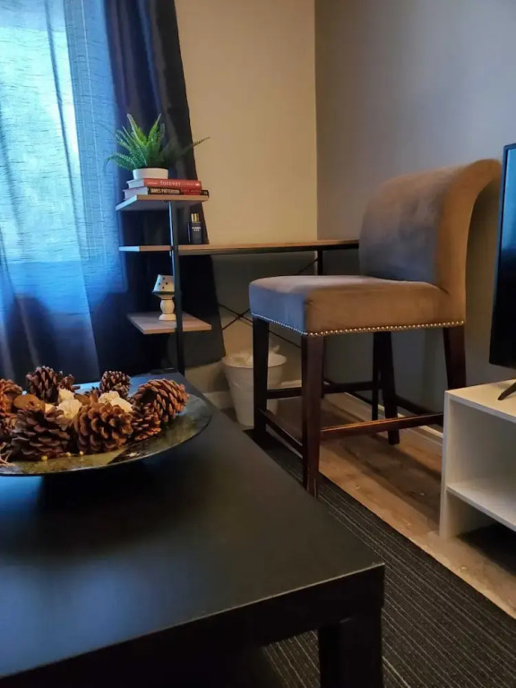 Colline-Single Room- Self Check-In