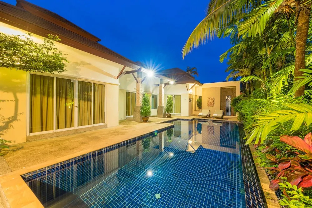 Lespalm Villa Waterfall Phuket