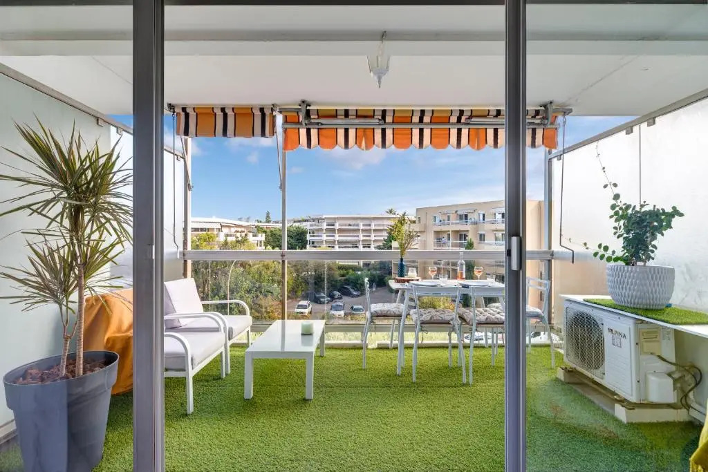 Joli grand appartement terrasse lit 180X200 vue mer 10min plages