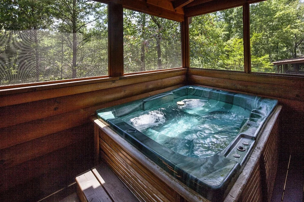 Gerralds Chalet by Heritage Cabin Rentals