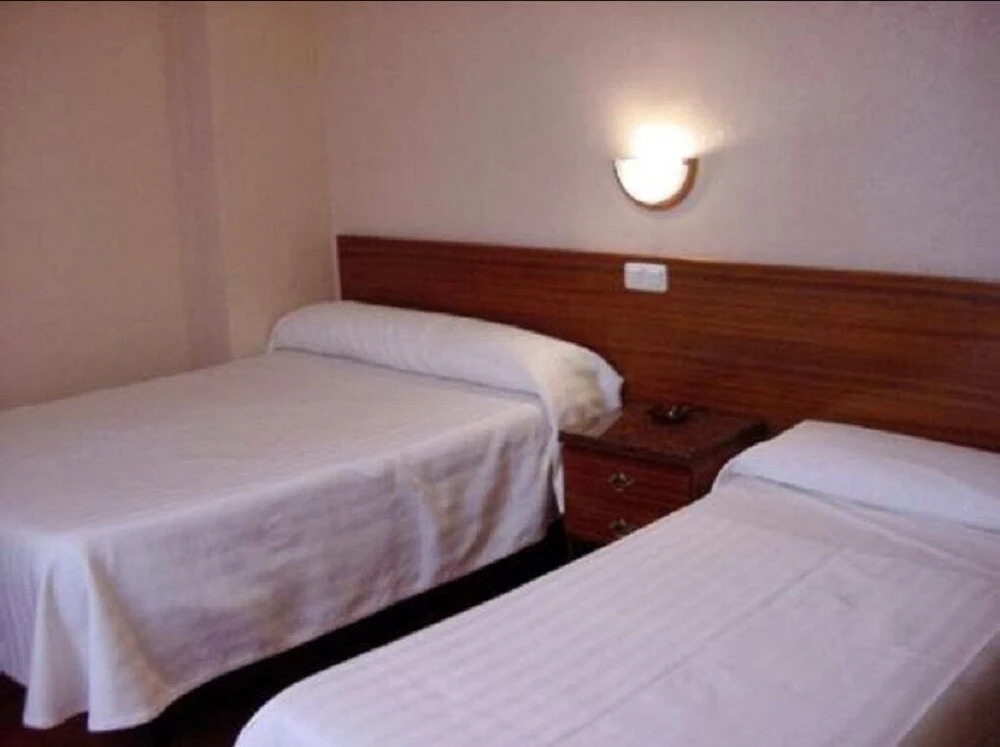 Hostal Tropical