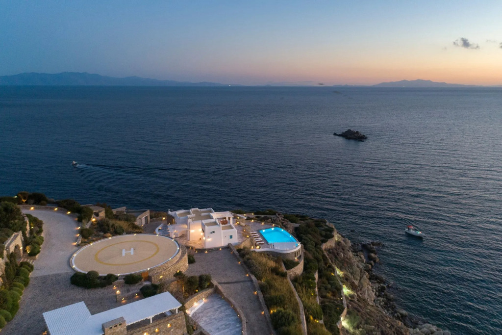 AGL Luxury Villas