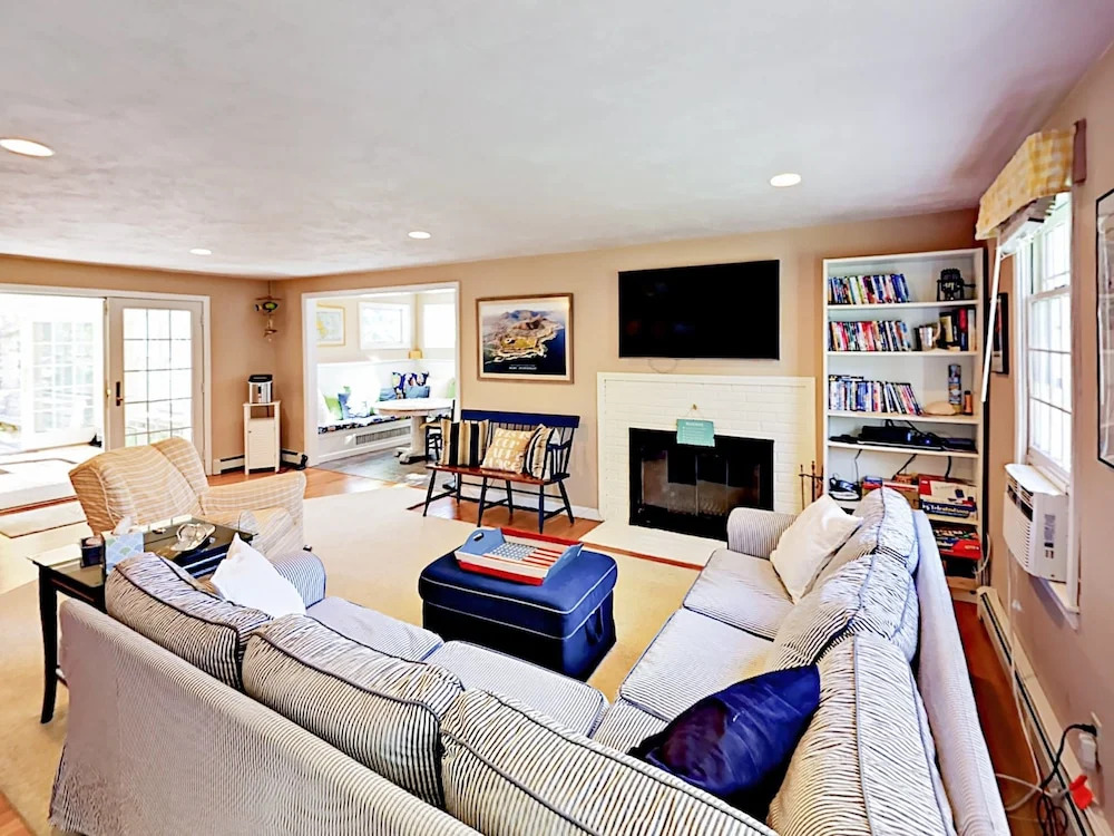 Walk to Beach: South Chatham Home