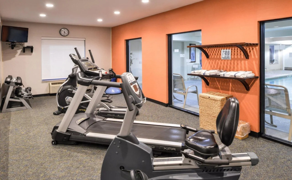 Holiday Inn Express Hotel & Suites Clifton Park by IHG