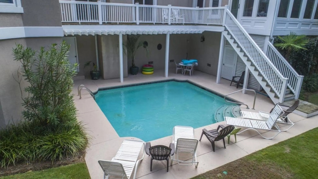 28 Beachwood West by Avantstay Close to Beach, Multiple Decks & Private Pool!