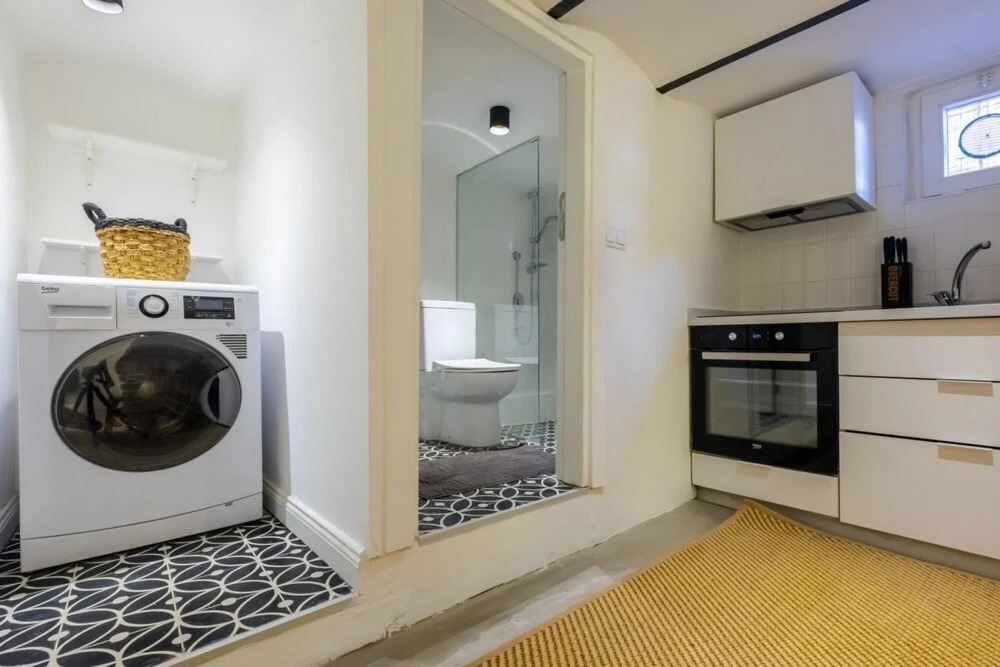 Vibrant Flat 5 Minutes Walk to Istiklal in Beyoglu