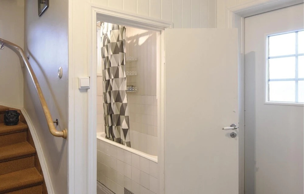 Cozy Home In Åsensbruk With Kitchen