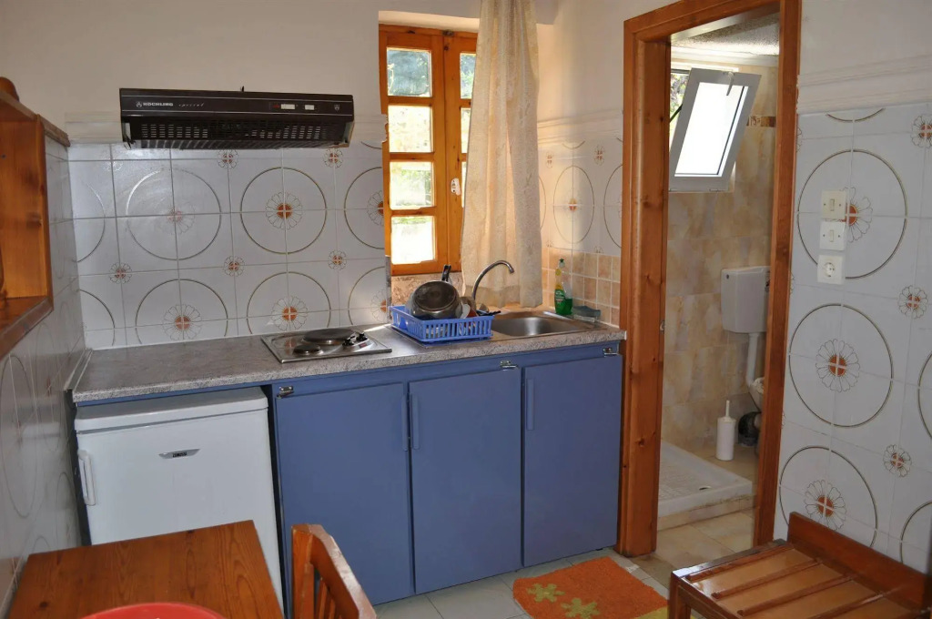 Bikakis Family Apartments