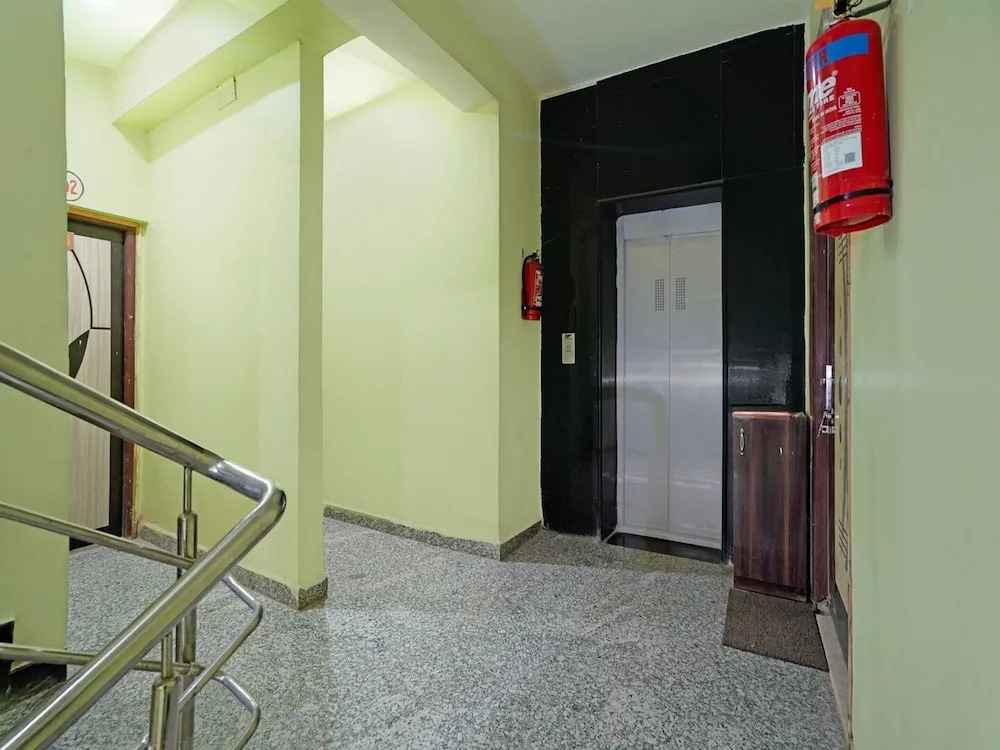 Deluxerajgir Junction Hotel Mamta Kutir