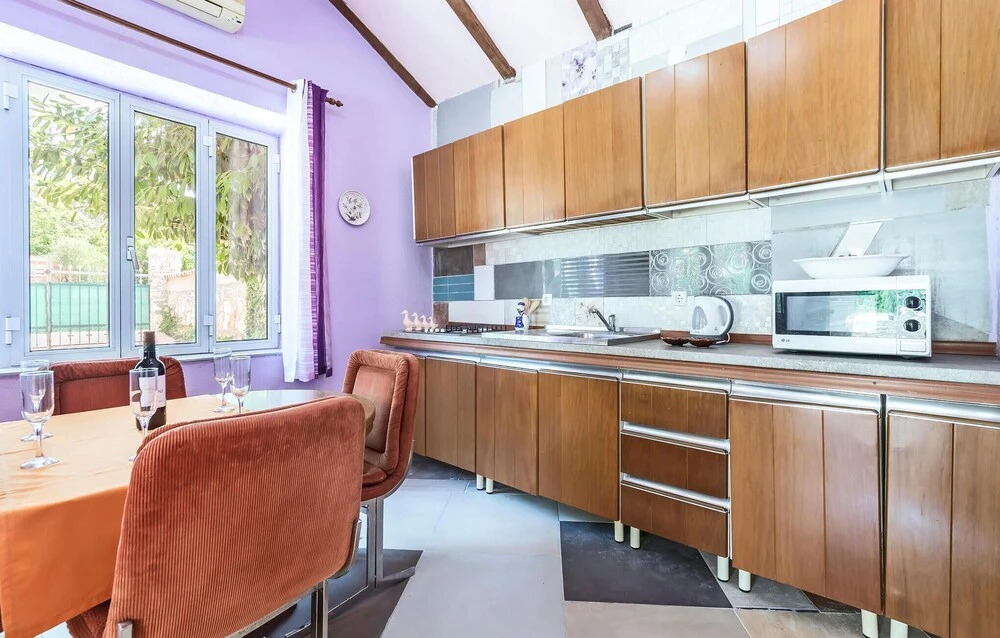 Stunning Home In Peroj