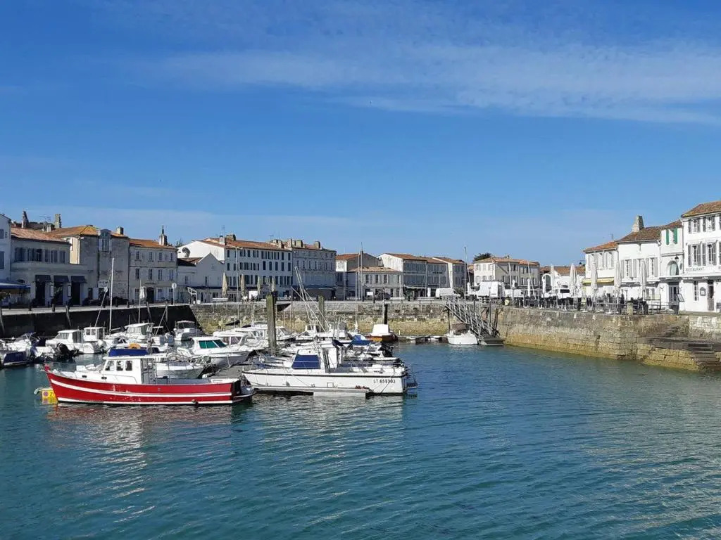 Appartement Saint-Martin-de-Ré, 1 pièce, 4 personnes - FR-1-544-1