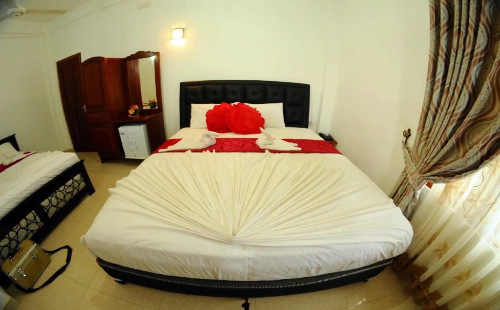 Happy Leoni Hotel