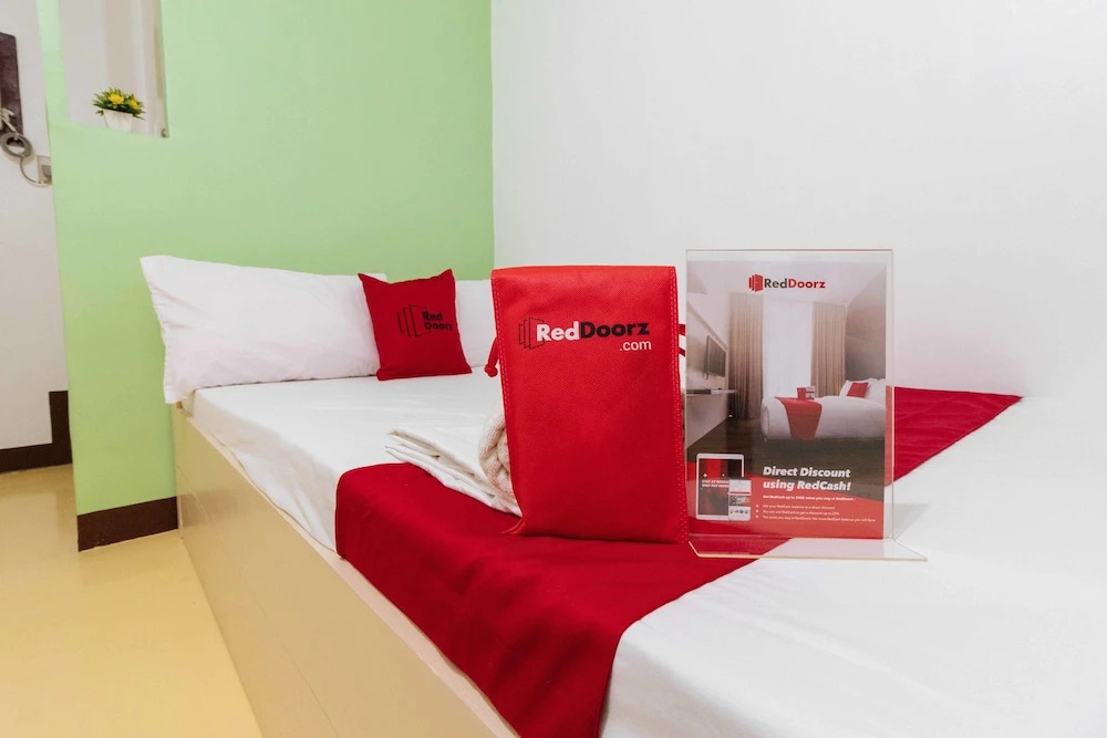 RedDoorz @ Fuente Circle Cebu
