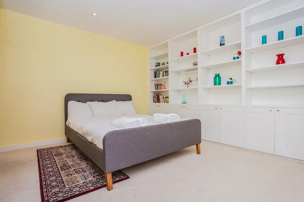 Spacious Quiet Mews House Near Angel