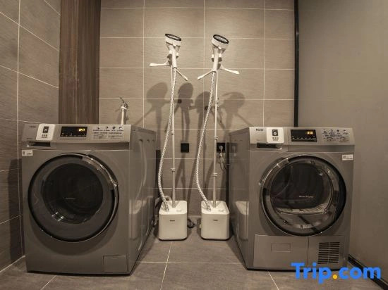 HanTing Hotel (Shenyang Jiangdong Street Subway Station)