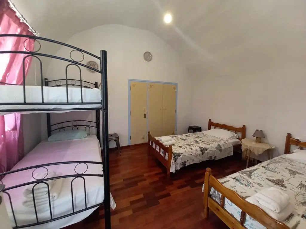 Effis apartment KAMARA curved house