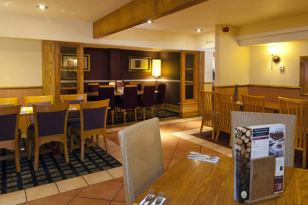 Premier Inn Christchurch / Highcliffe