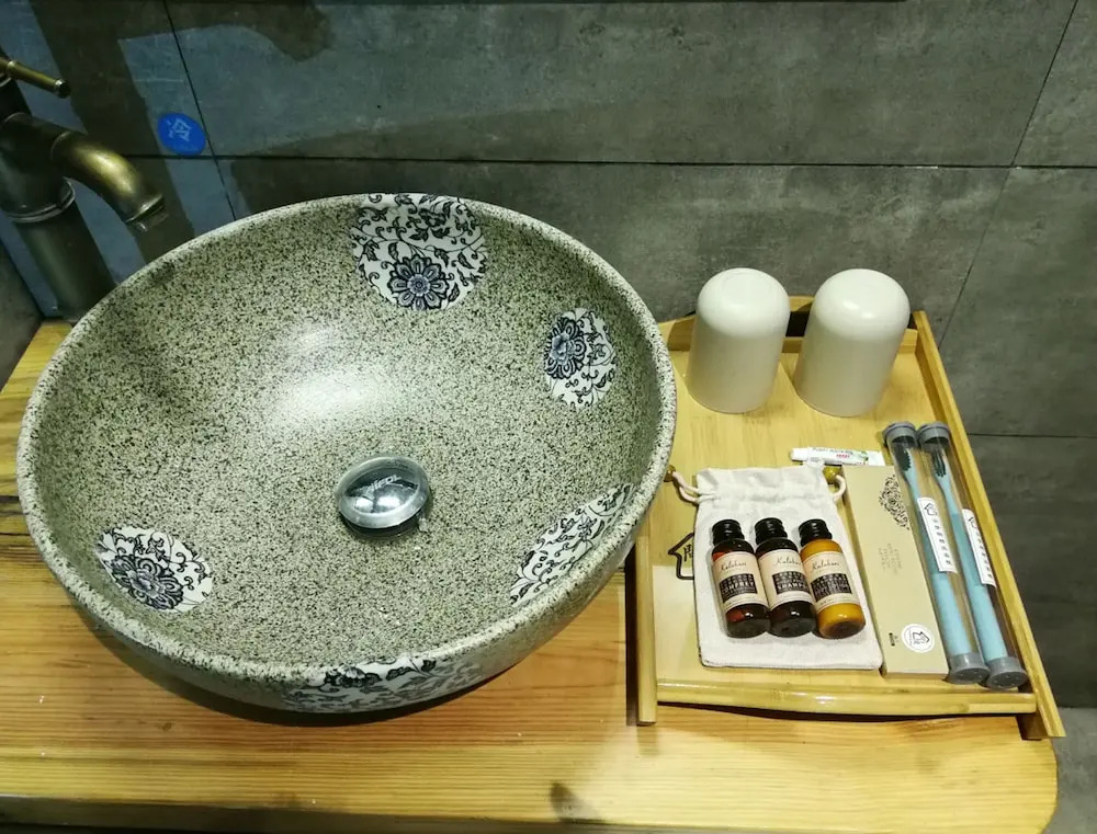 Yun Meng Qi  Inn
