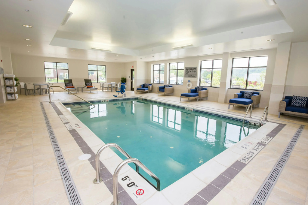 Hampton Inn & Suites - Pittsburgh/Harmarville, PA