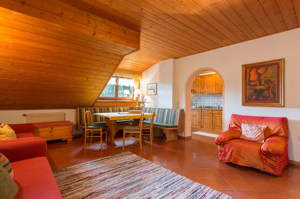 Residence Obermoarhof - Family Apartments with Pool & Playground