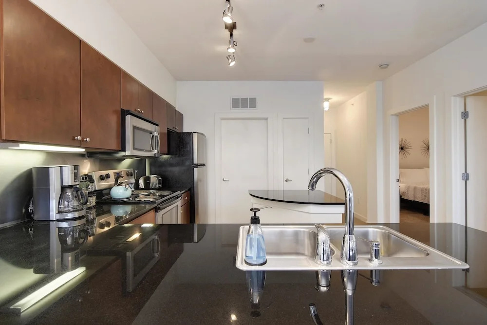 StayLo Luxury 2 Bedroom Apartment