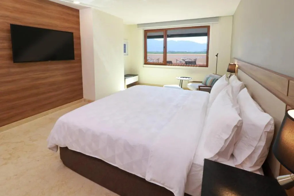 Holiday Inn & Suites Puerto Vallarta Marina & Golf