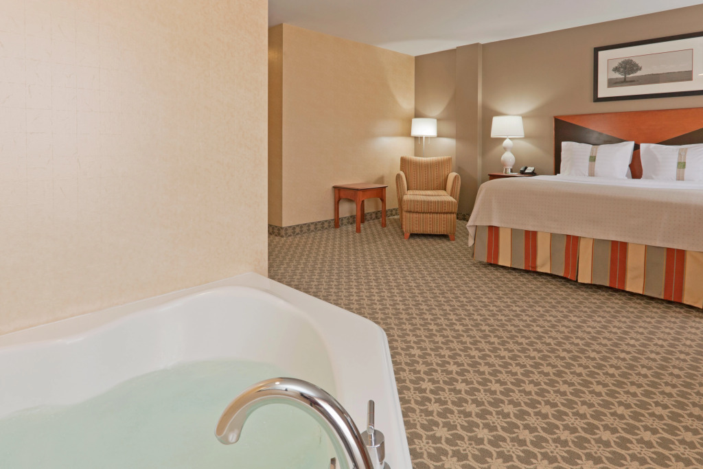 Holiday Inn Express & Suites Carbondale - University Area