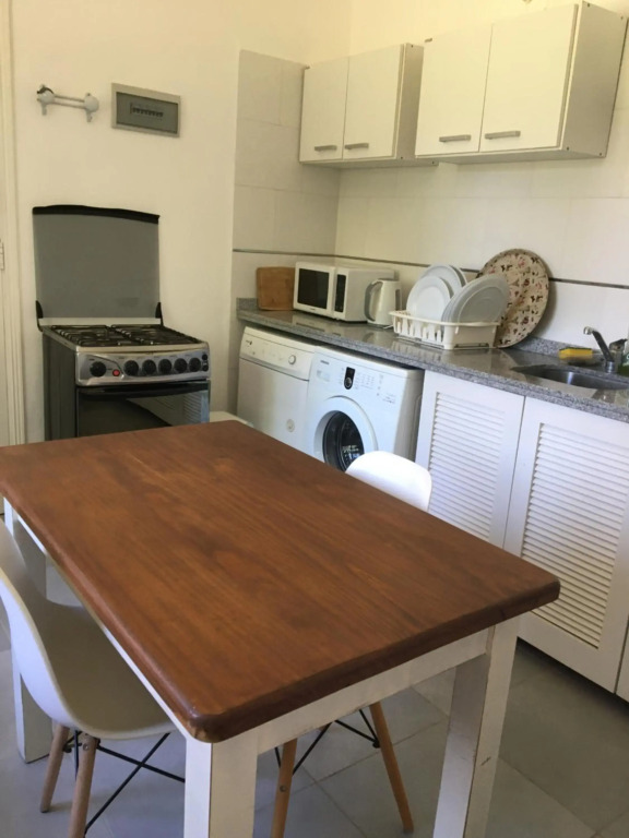 Apartamento con excelente ubicación, vista al Rio y Piscina climatizada