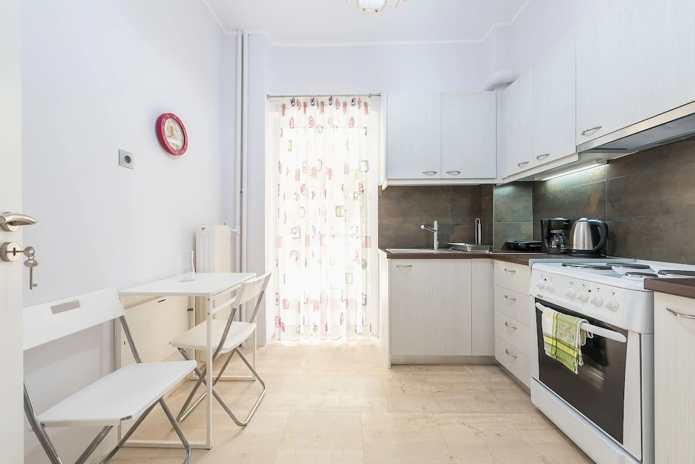 Central & Cozy Apartment With Balcony